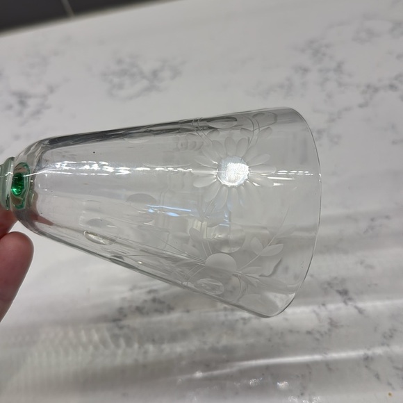 Fine Antique Green Vaseline Uranium Glass Etched sunflower - Picture 7 of 7